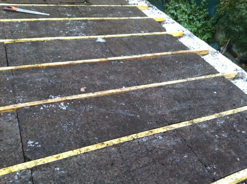 Pose d'isolation entre chevrons par l'extérieur